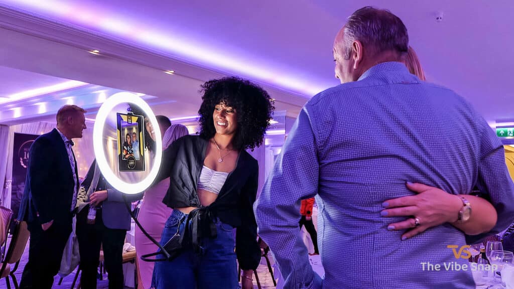 A lovely couple of guests enjoying posing to have their photos taken on the roamer