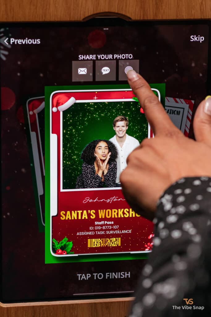 Sharing screen with email, sms and airdrop option